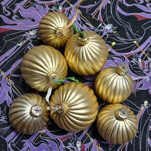 Luxurious Gold Ribbed Holiday Ornaments
